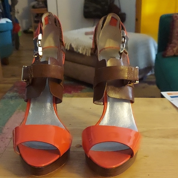 Report Signature peach and tan platform heel - Picture 2 of 11